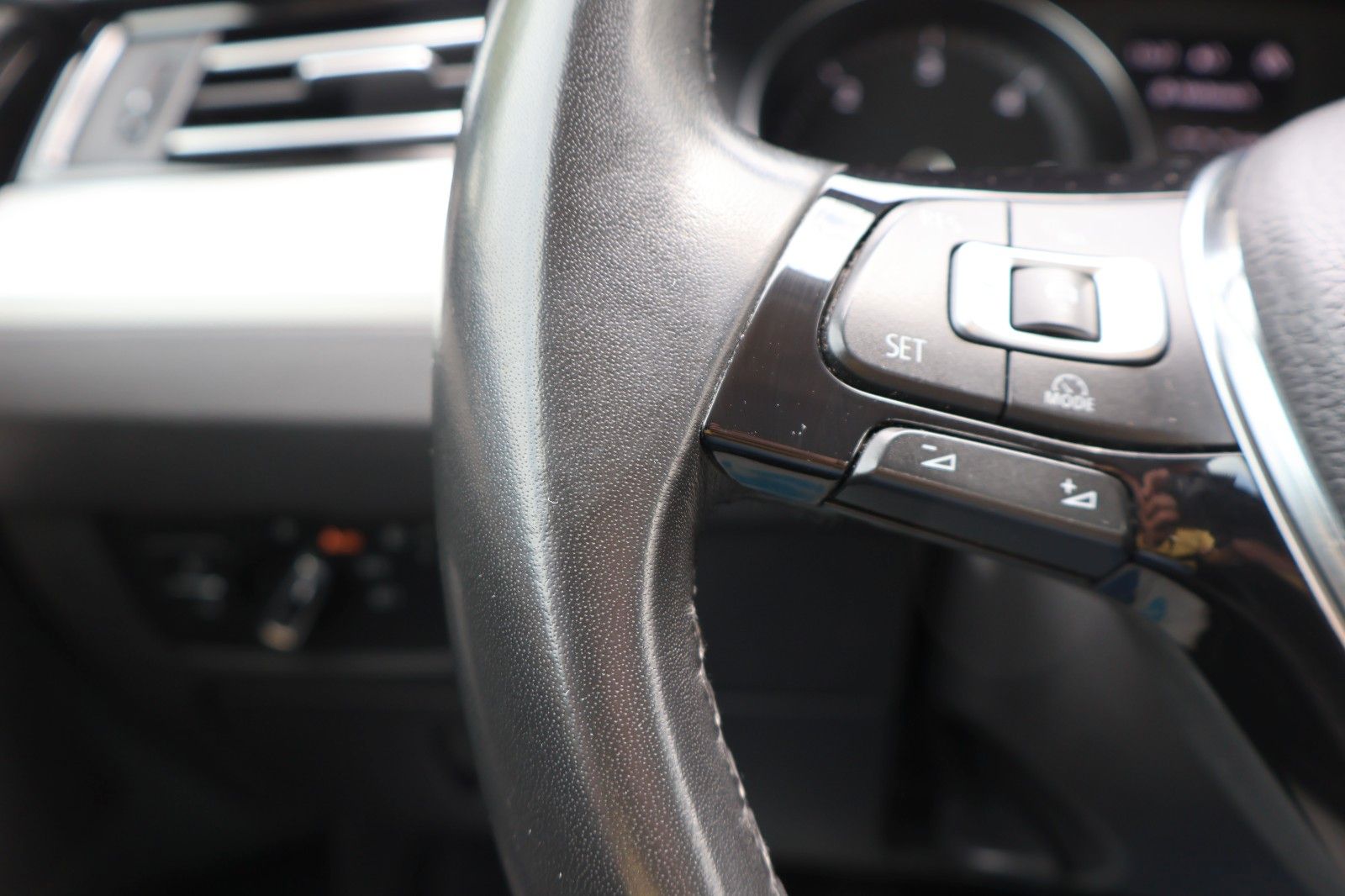 Fahrzeugabbildung Volkswagen Passat Lim. Comfortline BMT/Start-Stopp
