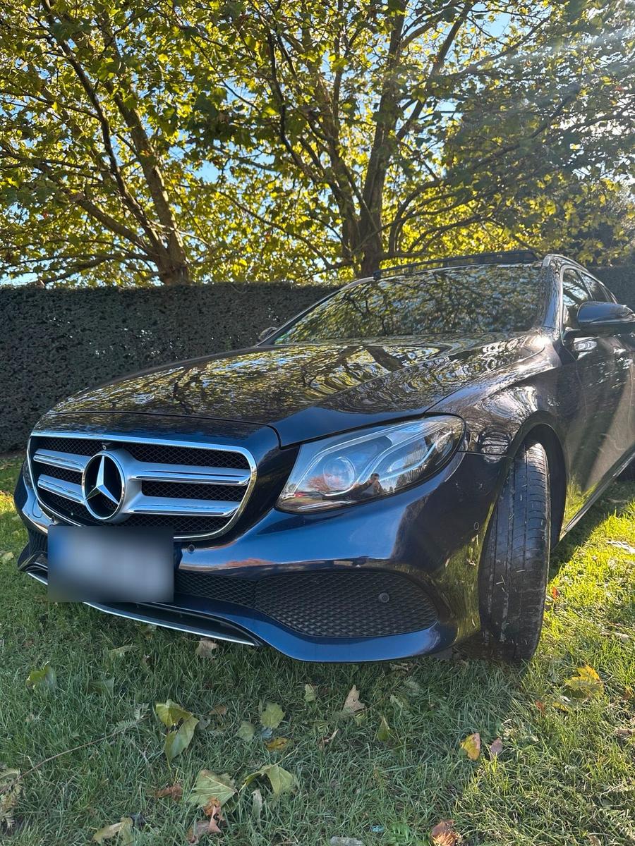 Mercedes-Benz E 220