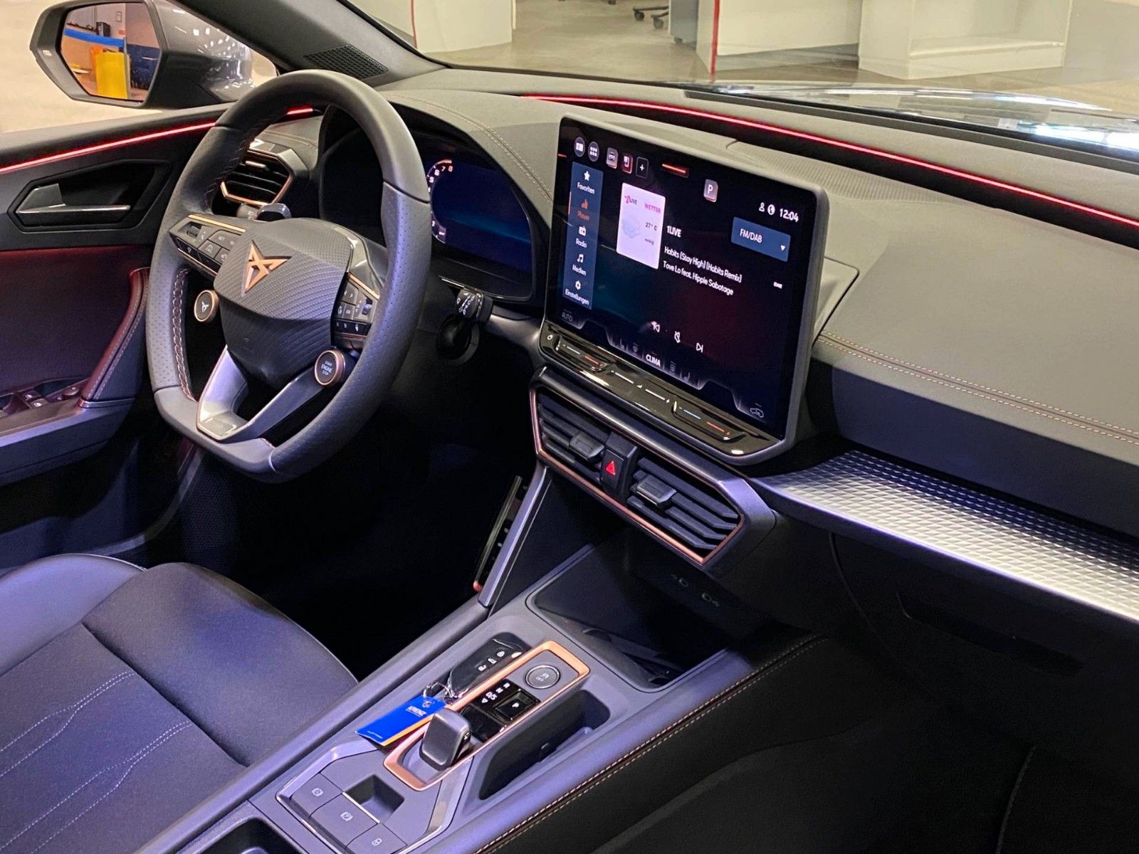 Fahrzeugabbildung CUPRA Leon ST 1.5 eTSI DSG FACELIFT MHEV+5 J. GARANTIE