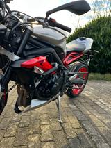 Triumph Street Triple 675 RX / Sonderedition /Öhlins TXX - Triumph Motorräder in Hamburg