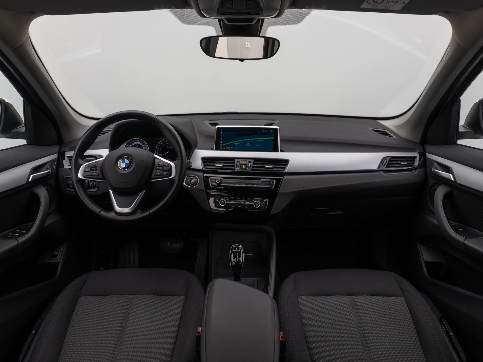 Fahrzeugabbildung BMW X1 sD18i DAB Navi Parkassist Geschwindigkeitsreg