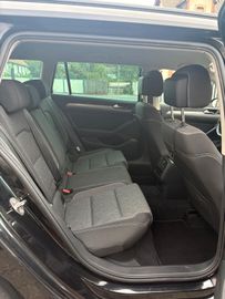 Volkswagen Passat Variant - 11