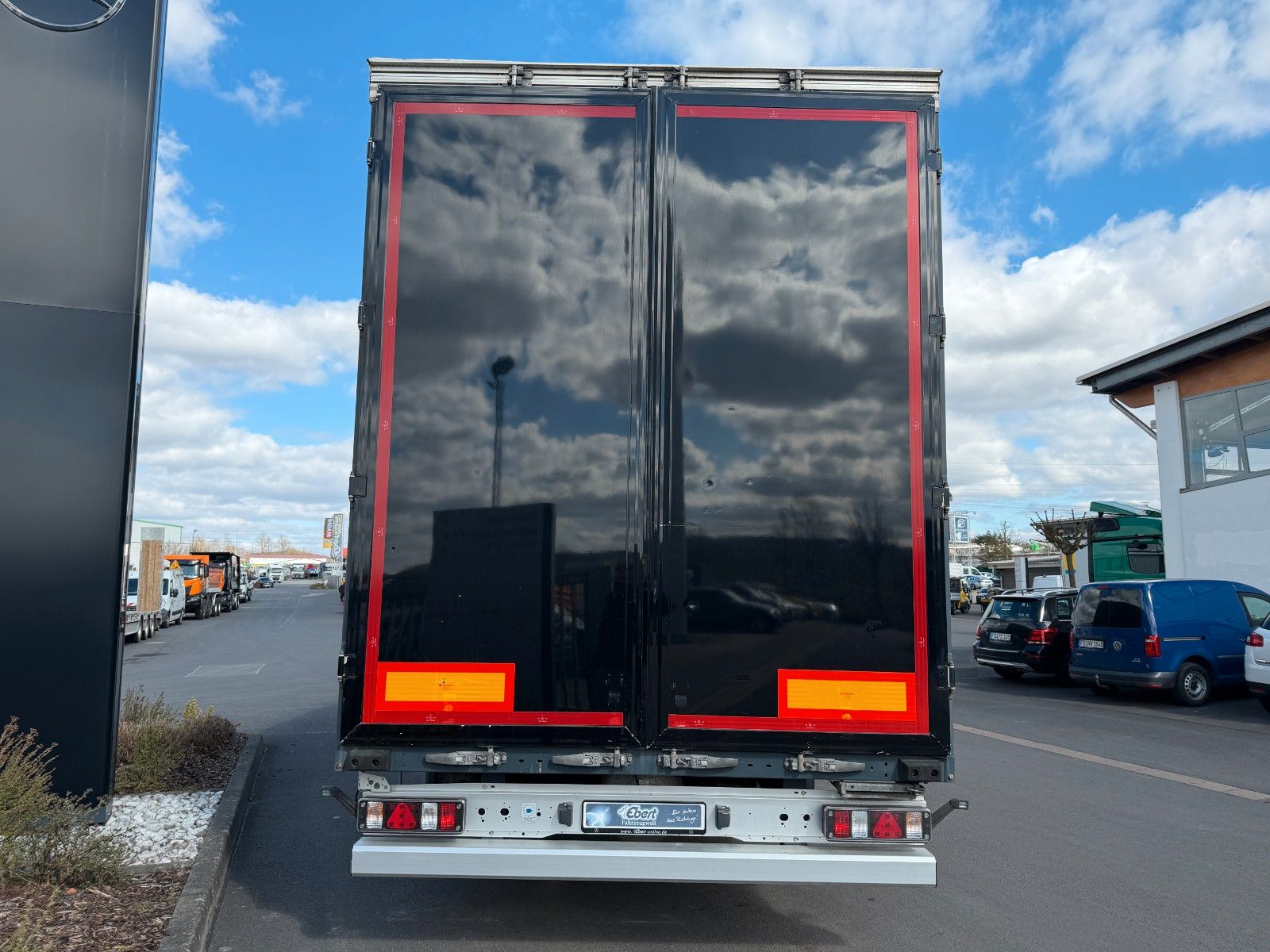 Fahrzeugabbildung Berger SAPL 24 LTMN 1x lift SAF Hubdach Schiebeverdeck