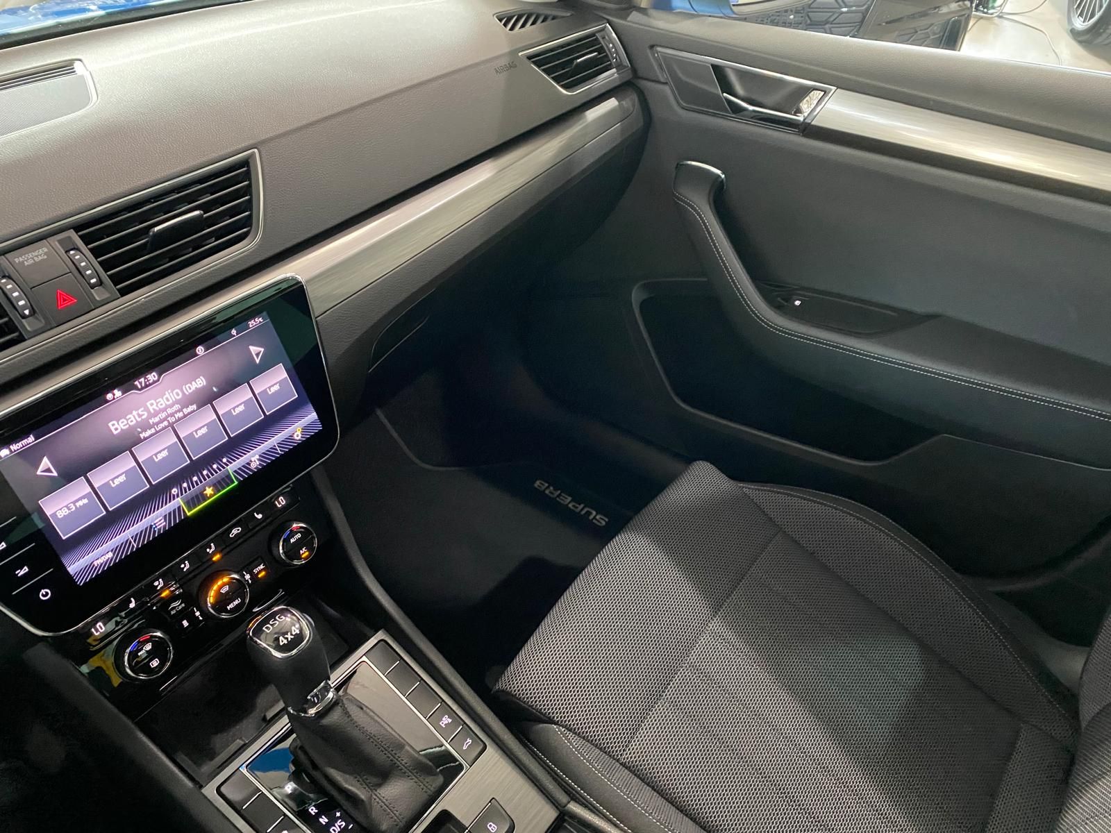 Fahrzeugabbildung SKODA Superb 2.0 TSI DSG 4x4 Style/STHZG/360/ACC/