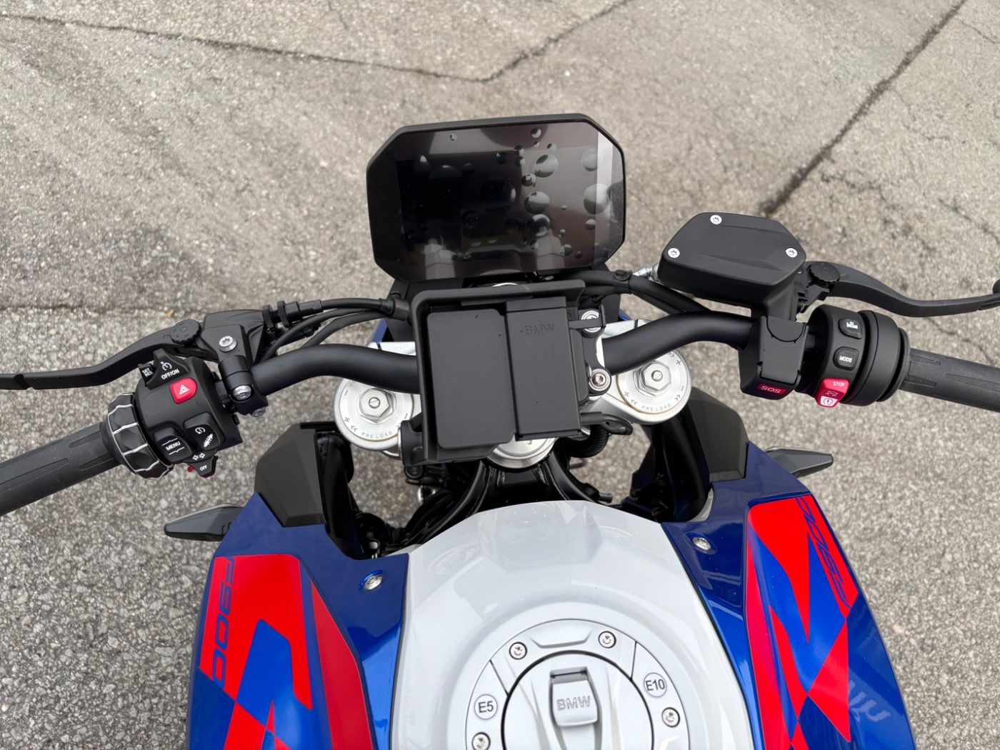 Fahrzeugabbildung BMW F 900 R Style Sport 2 Pakete