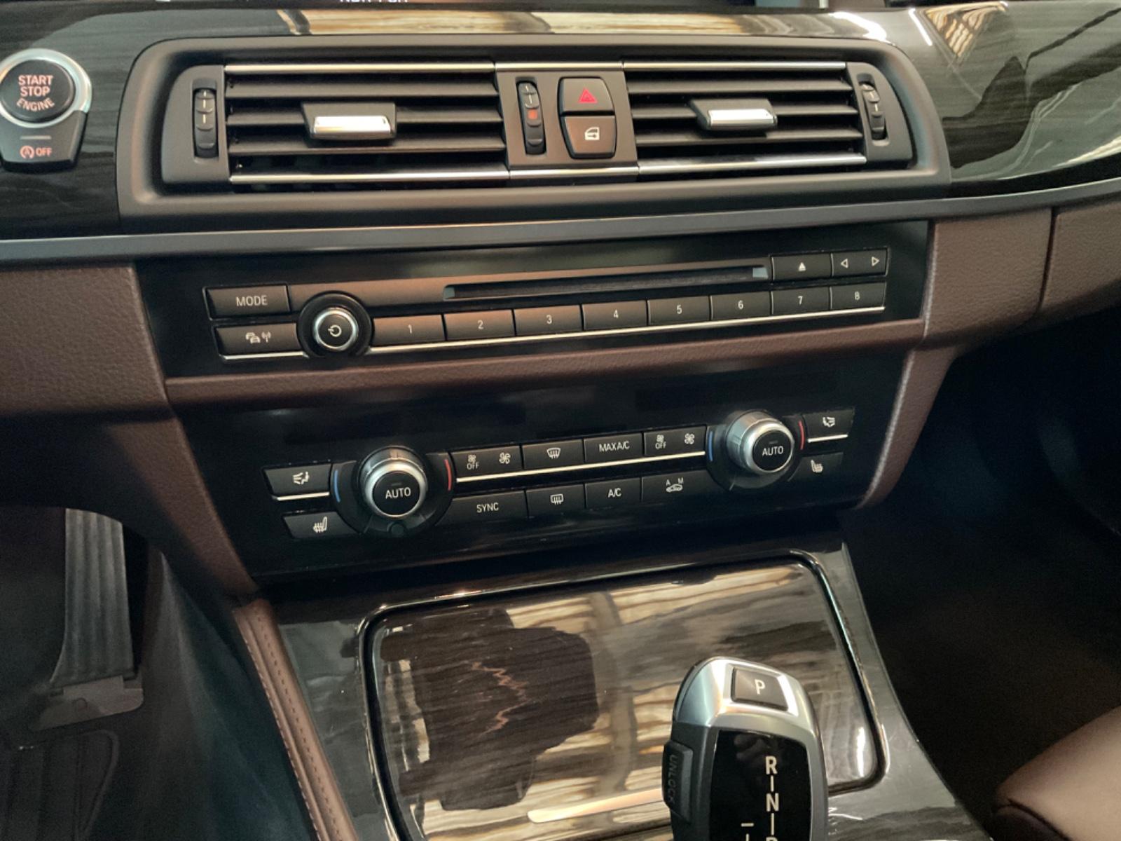 BMW 530d xDrive/Leder/Nav/Pano/SH/HeadUp/Inno Paket