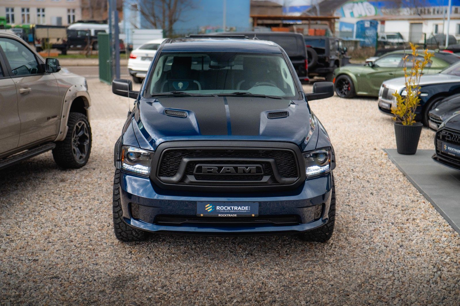 Fahrzeugabbildung Dodge RAM 5.7 V8 HEMI 4x4 OFFROAD Night Edition *19%*