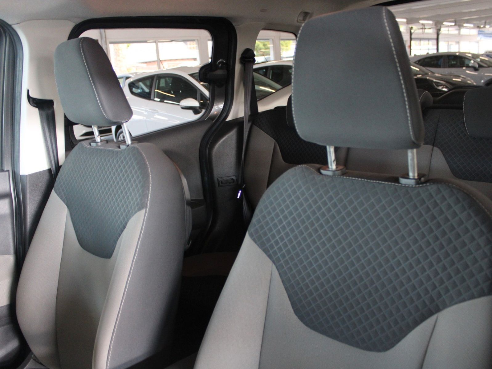 Fahrzeugabbildung Ford Tourneo Courier Trend KLIMA WinterPaket AHK PDC