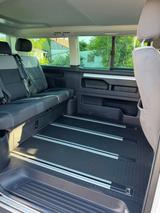 Volkswagen T5 California - weiße Volkswagen T5 California