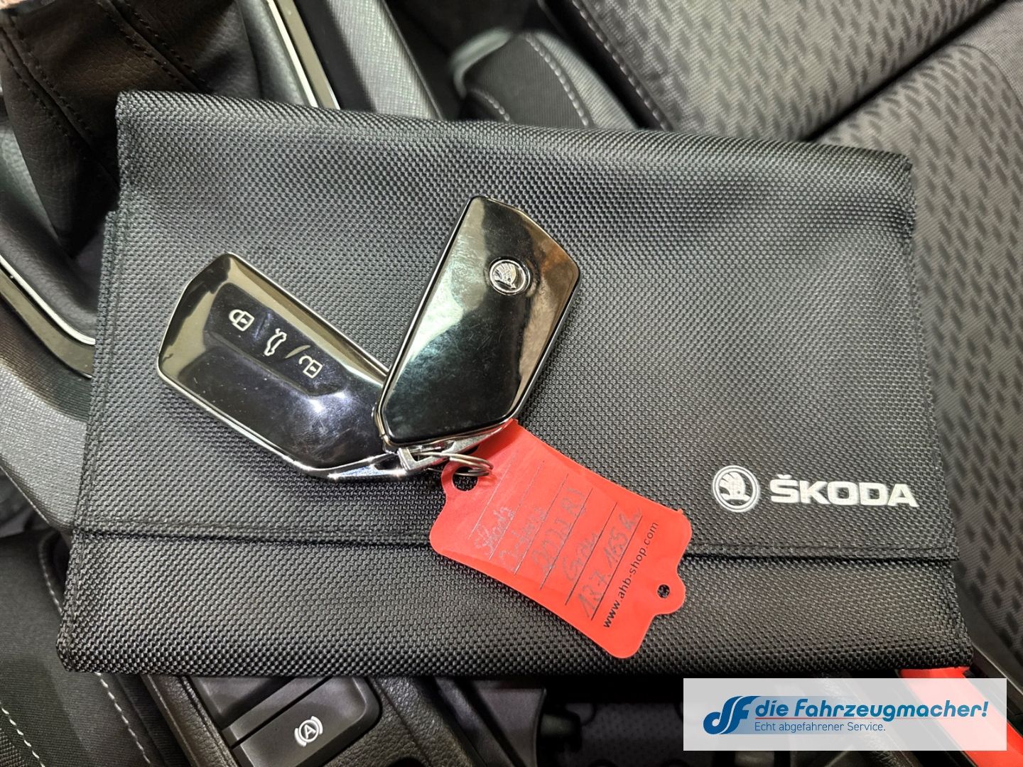 Fahrzeugabbildung SKODA Octavia Combi Clever Navi Digitales Cockpit LED