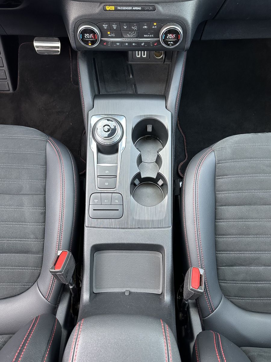 Fahrzeugabbildung Ford Kuga 2.5 Plug-In-Hybrid ST-Line X NAV+LED+PANO