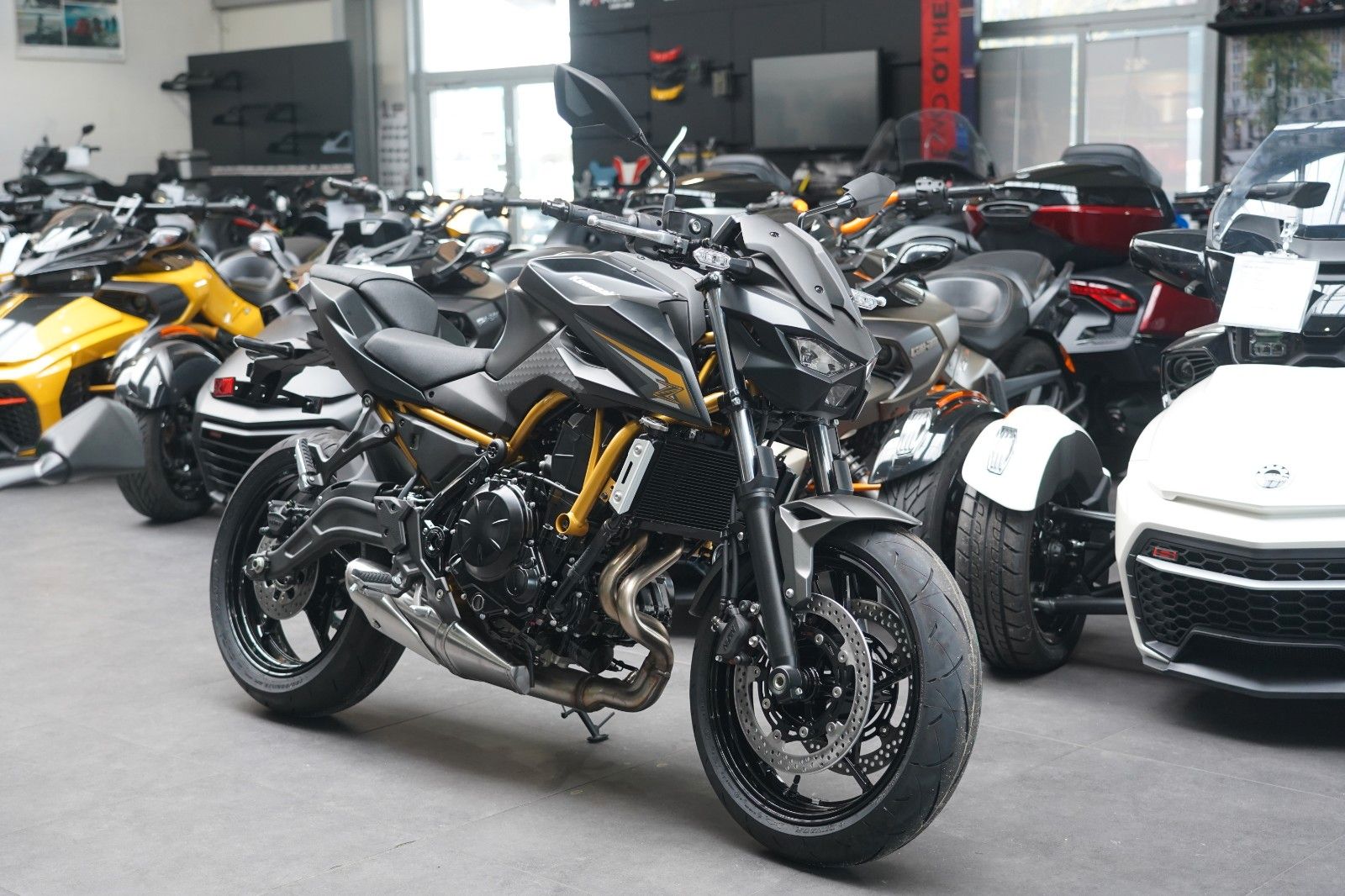 Fahrzeugabbildung Kawasaki Z650S Sport Model 2026  4 Jahre Garantie