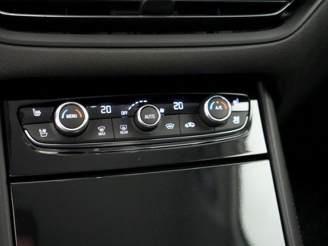 Grandland ELEGANCE AT+LED MATRIX+NAVI+360 GRAD K