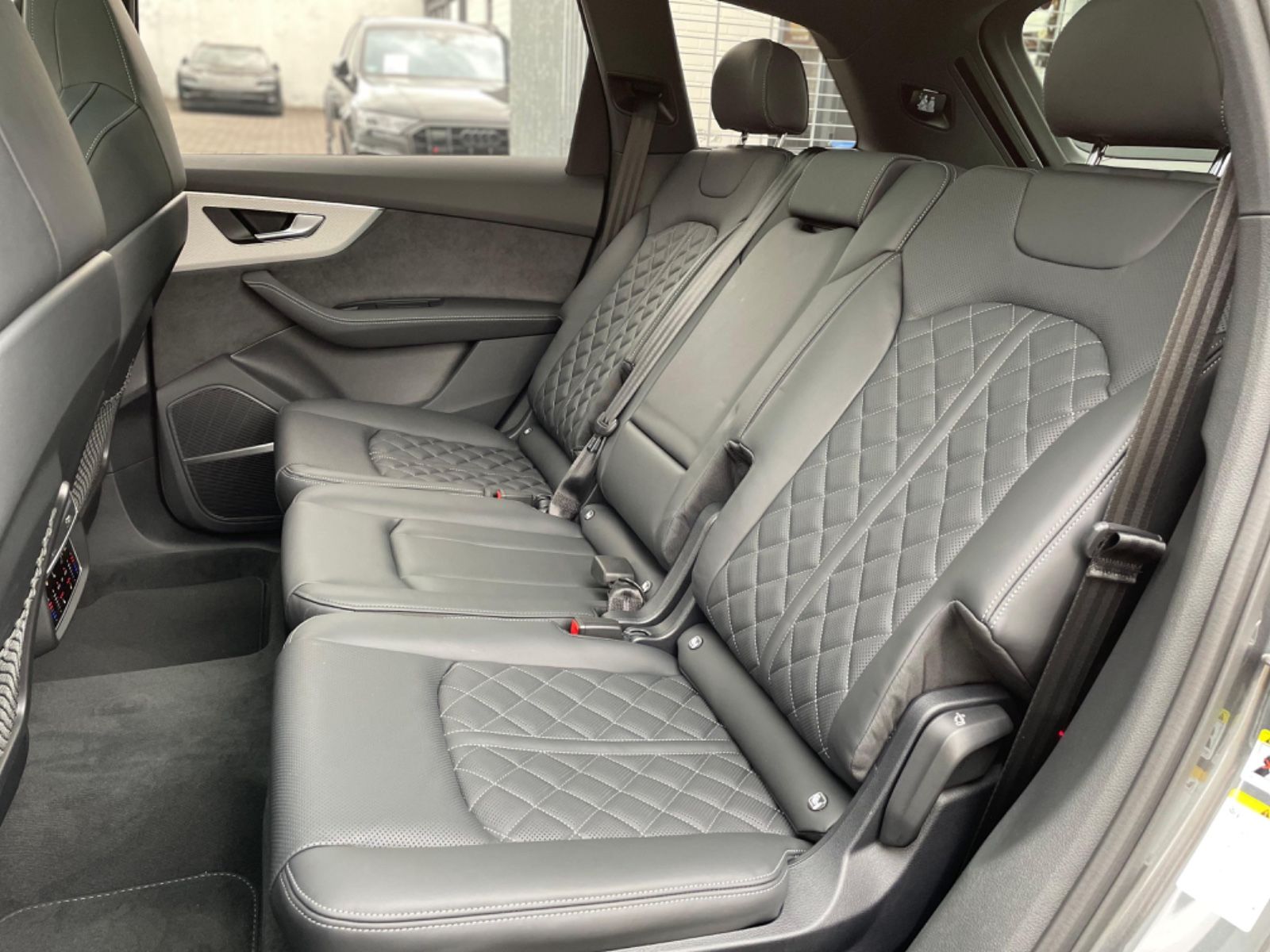 Fahrzeugabbildung Audi Q7 50 TDI Facelift |S-Line|HUD|STHZ|22"|B&O|Pano