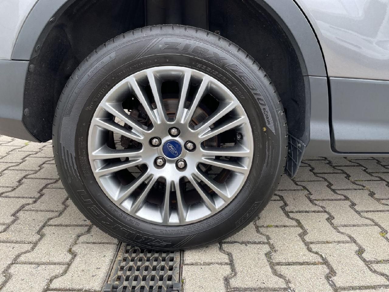 Fahrzeugabbildung Ford Kuga Titanium
