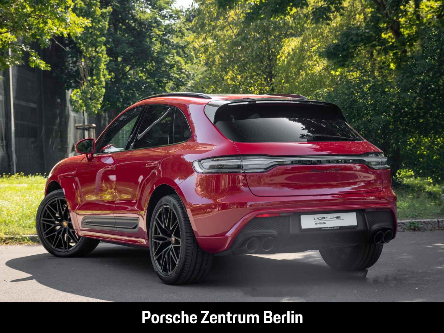 Porsche Macan GTS Karminrot Sportabgasanlage Panorama foto 3