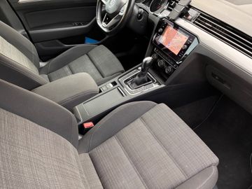 Volkswagen Passat Variant - 11