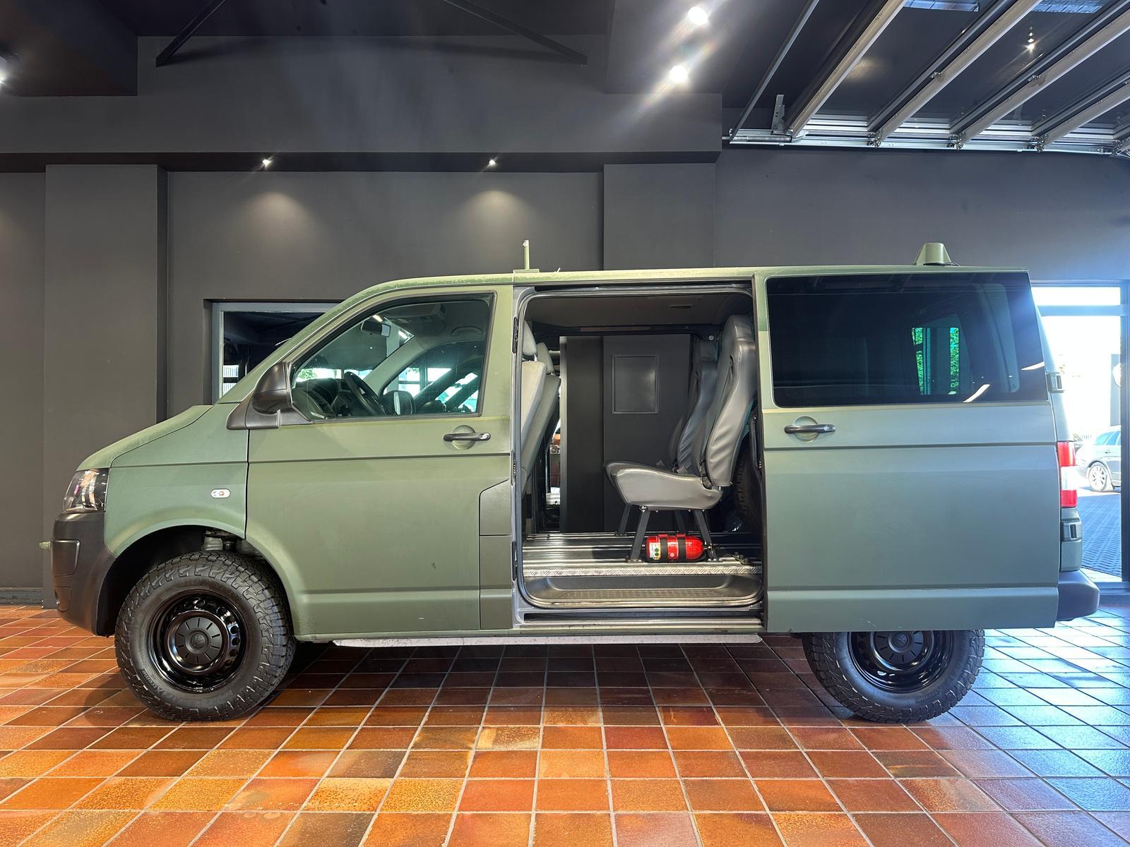 Volkswagen T5 WIDDER 4MOTION KURZ SEIKEL ROCKTON BUNDESWEHR