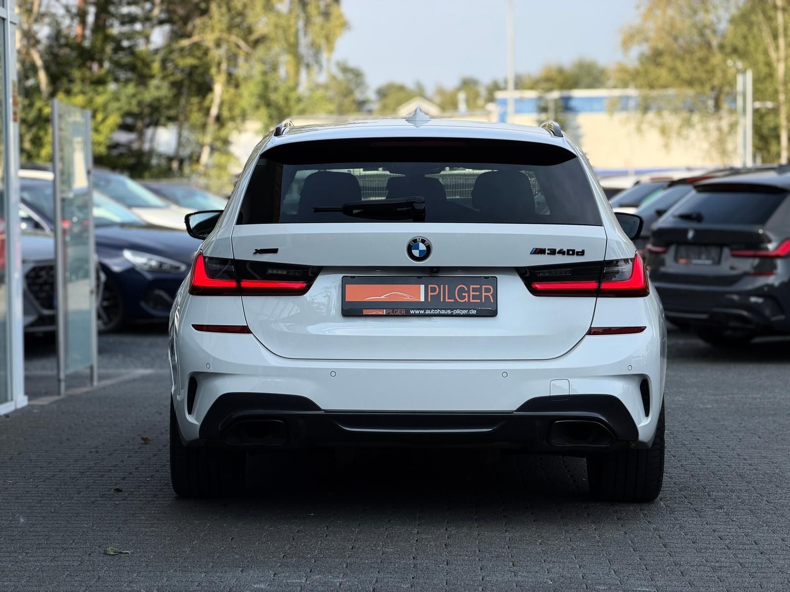 BMW M340d xDrive Carbon Alcantara LED Lhz Kamera foto 5