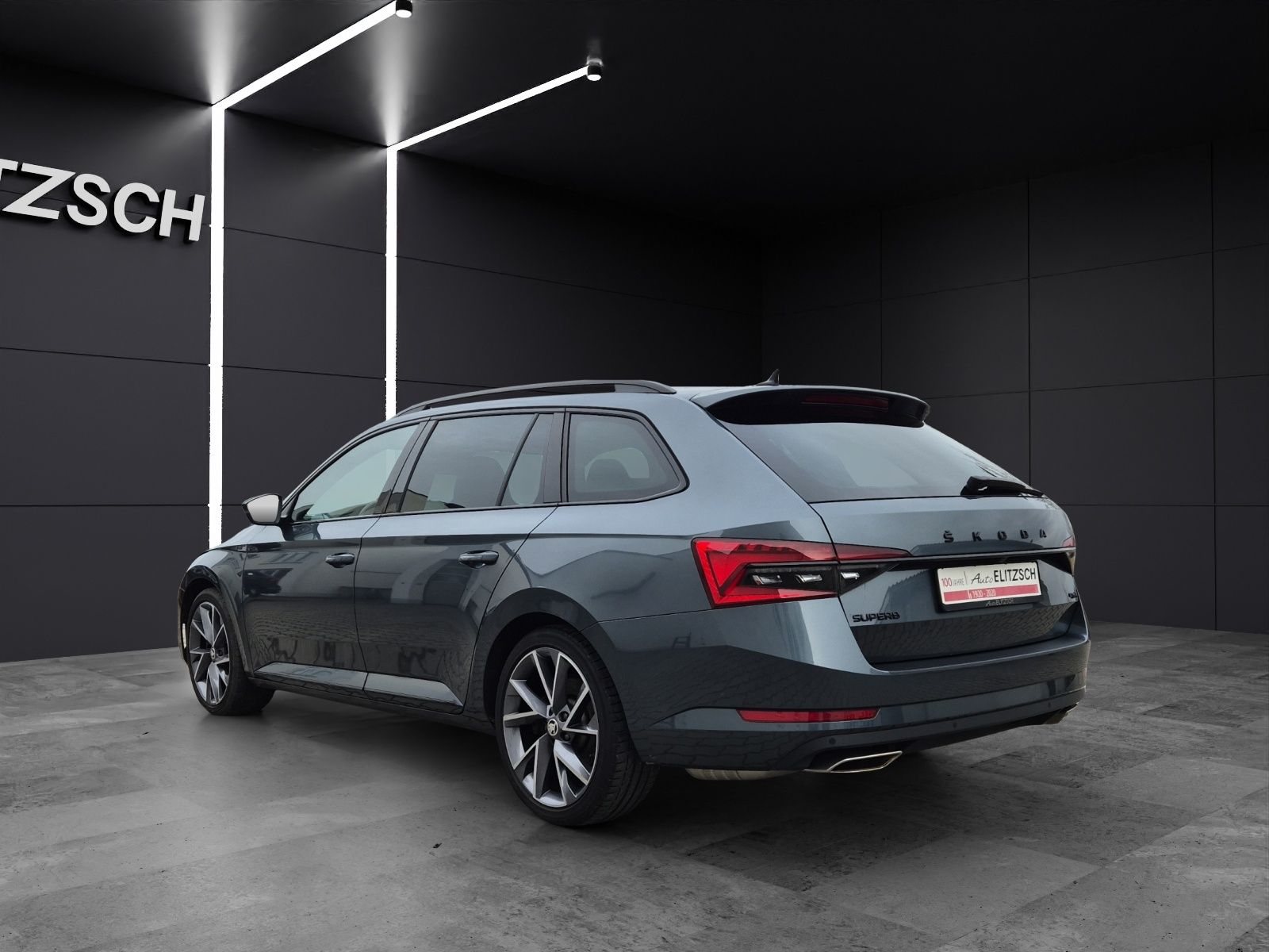 Fahrzeugabbildung SKODA Superb Combi TSI Sportline 4x4 DSG Standhzg. Mat