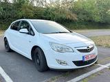 Opel Astra J Lim. 5-trg. Design Edition AHK*PDC*SHZ - Opel Astra: Design