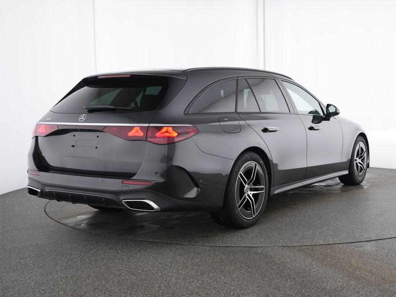 Mercedes-Benz E 220 T d , AMG NIGHT AHK DISTR KAMERA PANO PDC