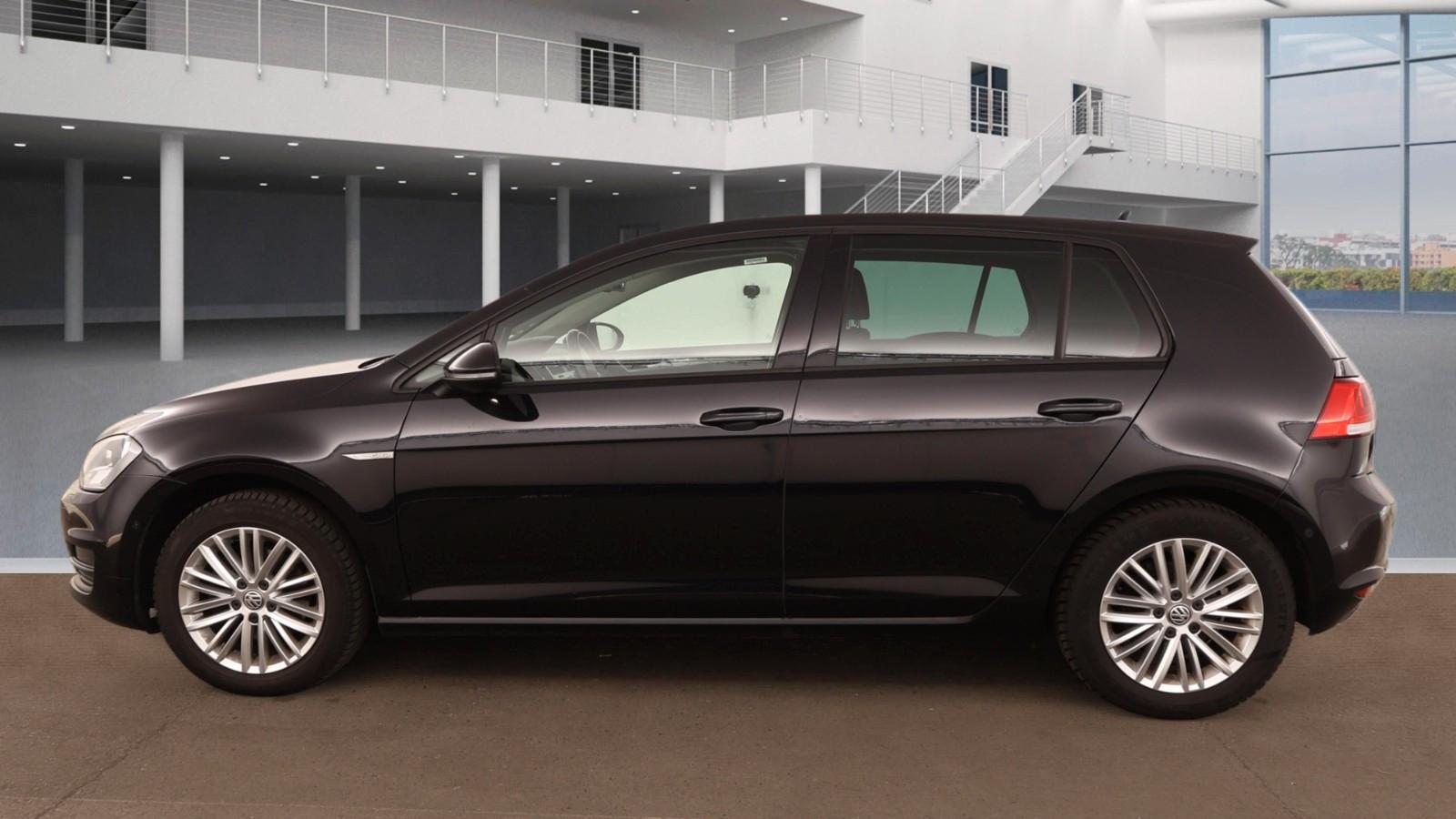 Volkswagen Golf VII 1.6 TDi BMT Lim. Cup *AUTOMATIK|NAVI*