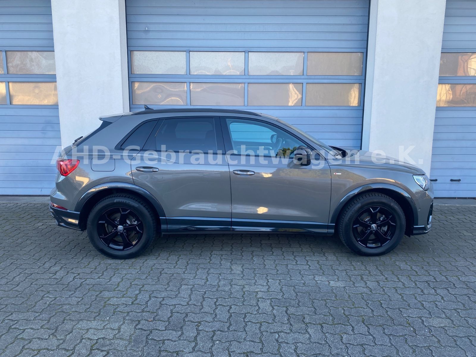 Fahrzeugabbildung Audi Q3 35 TDI Quattro S-line