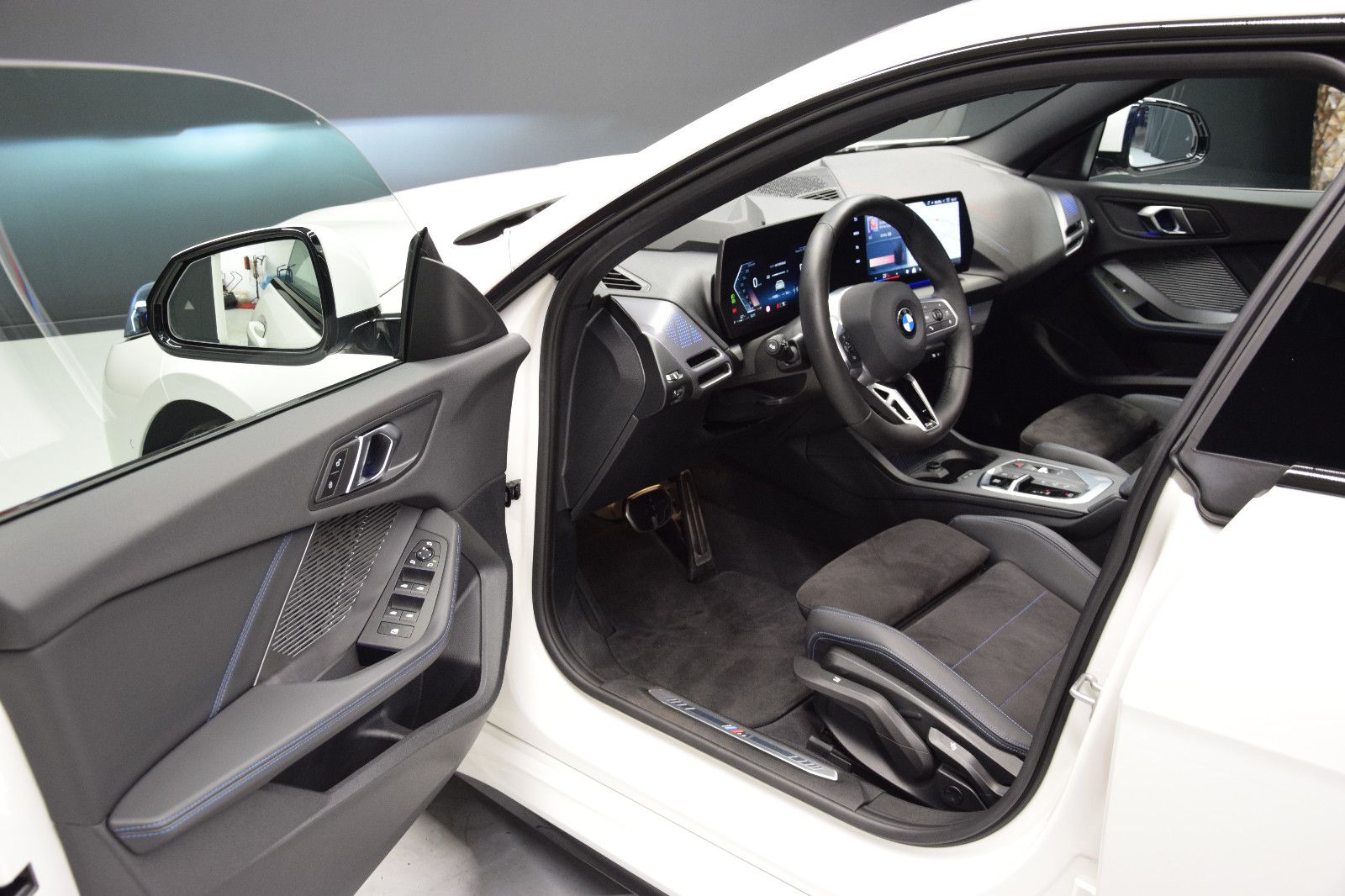 Fahrzeugabbildung BMW 220d 2 Gran Coupé M-Sport-Pro Pano HuD Massage