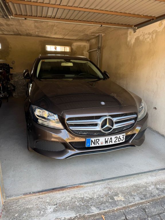 Image of Mercedes-Benz C 200