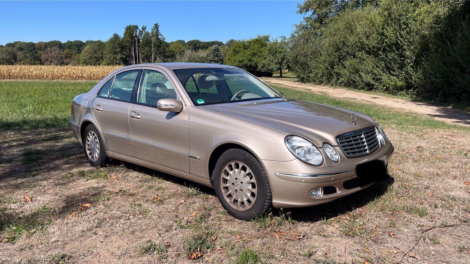 Mercedes-Benz E 240