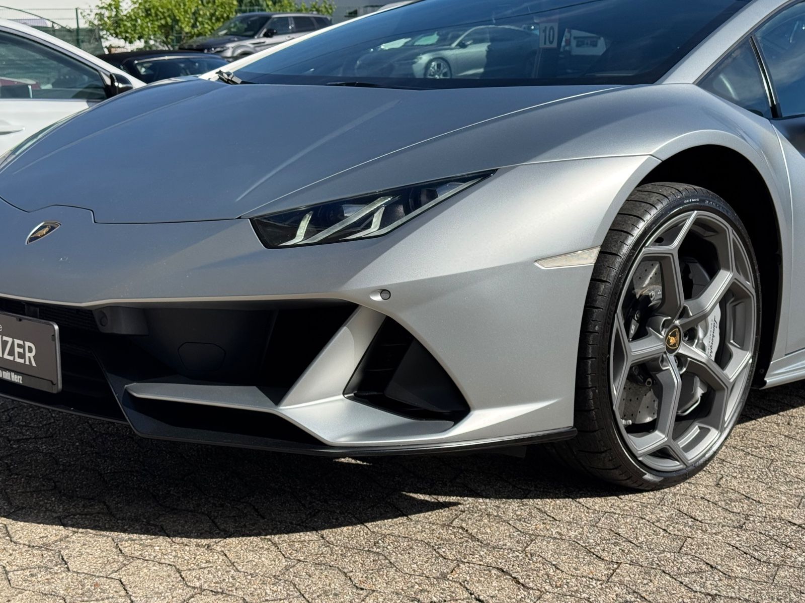 Fahrzeugabbildung Lamborghini Huracán EVO V10 /LIFT/SENSONUM/KAMERA/ACC