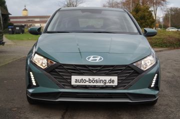 Hyundai i20 1.2 NAVI-KLIMA-ALU-KAMERA-SHZG-PDC-