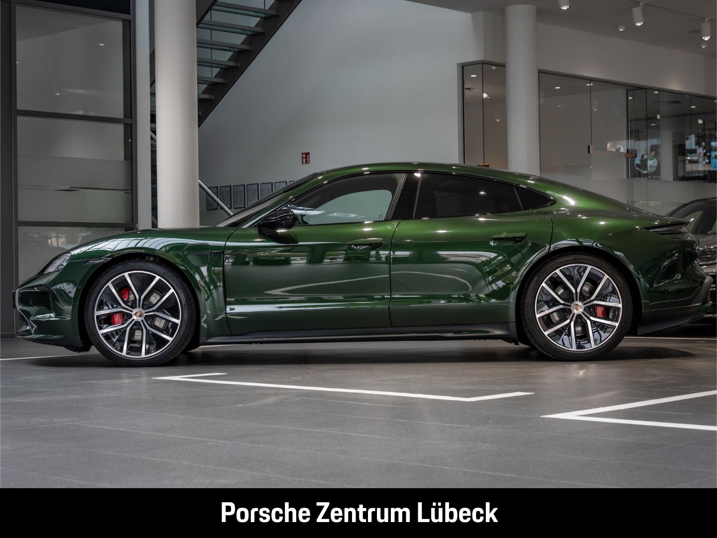 Porsche Taycan 4S Black Edition Head-Up Panoramadach imagem 2
