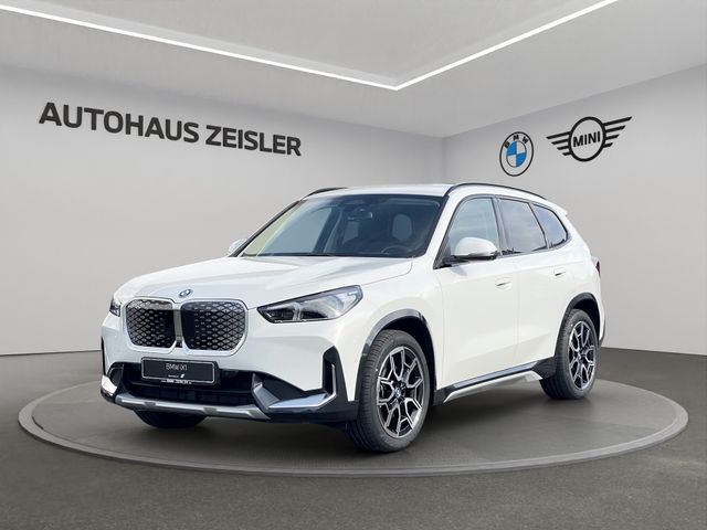 BMW iX1 xDrive30 xLine 19&quot;LM AHK Driv. Ass. Plus (Fahrzeug B004335282033)