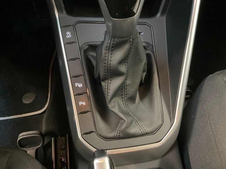 Fahrzeugabbildung Volkswagen Polo Life TSI *AHK*LED*PDC*Sitzhzg.*App-Con.*ACC