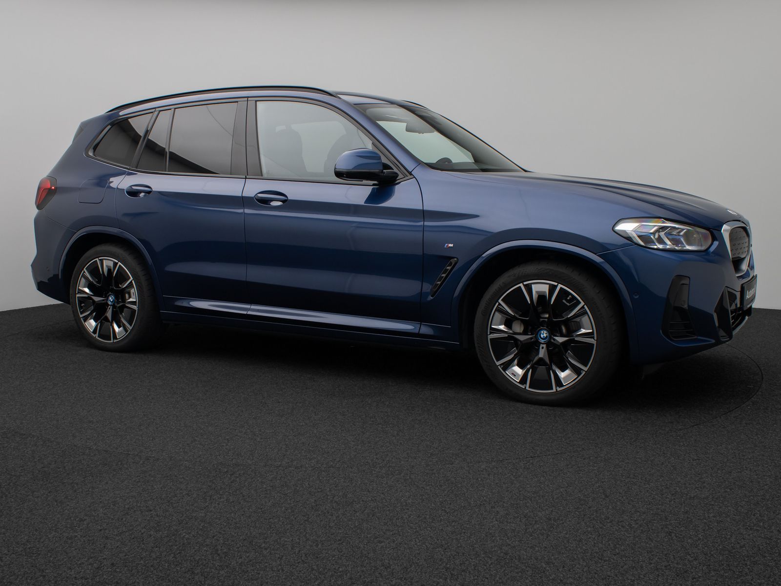 Fahrzeugabbildung BMW iX3 Impressive M Sport Panoram Laser 360°HUD H/K