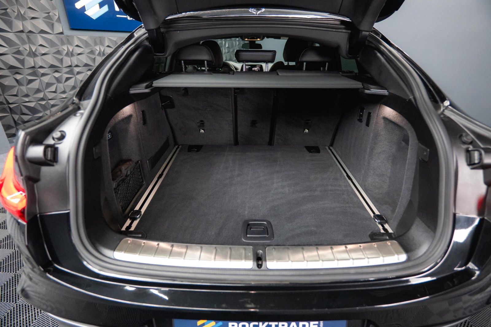 Fahrzeugabbildung BMW X4 xDrive 20d M Sport X Shadow Line *ACC*LED*DAB