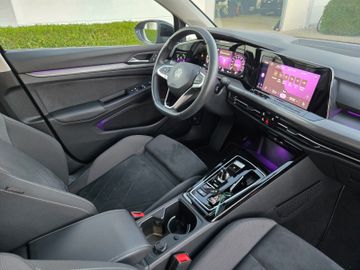 Volkswagen Golf - 8