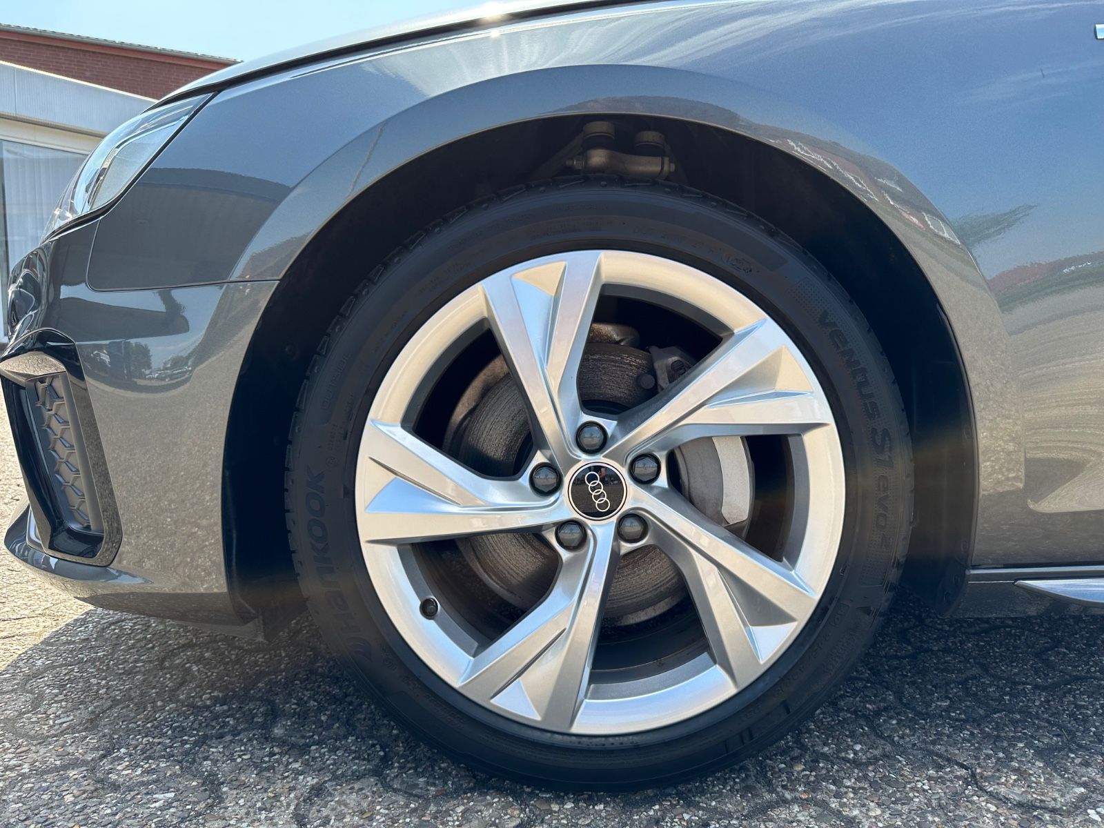Fahrzeugabbildung Audi A4 Avant 40 TDI S line S-Tron Pano/Navi/GRA/LED