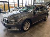 Volkswagen Passat Variant Highline BMT/Start-Stopp *AHK*SHZ - mit Diesel-Antrieb: Grau, Vollleder, Kombi