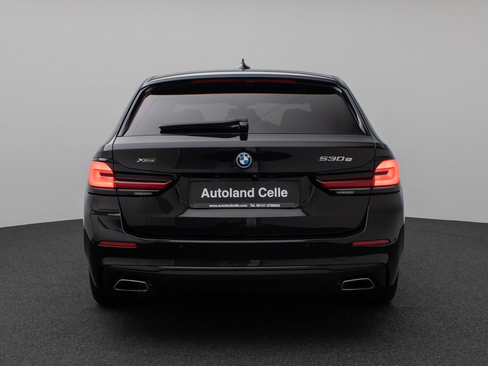 Fahrzeugabbildung BMW 530e xD Panorama Kamera CockPiPro DAB Alarm LED