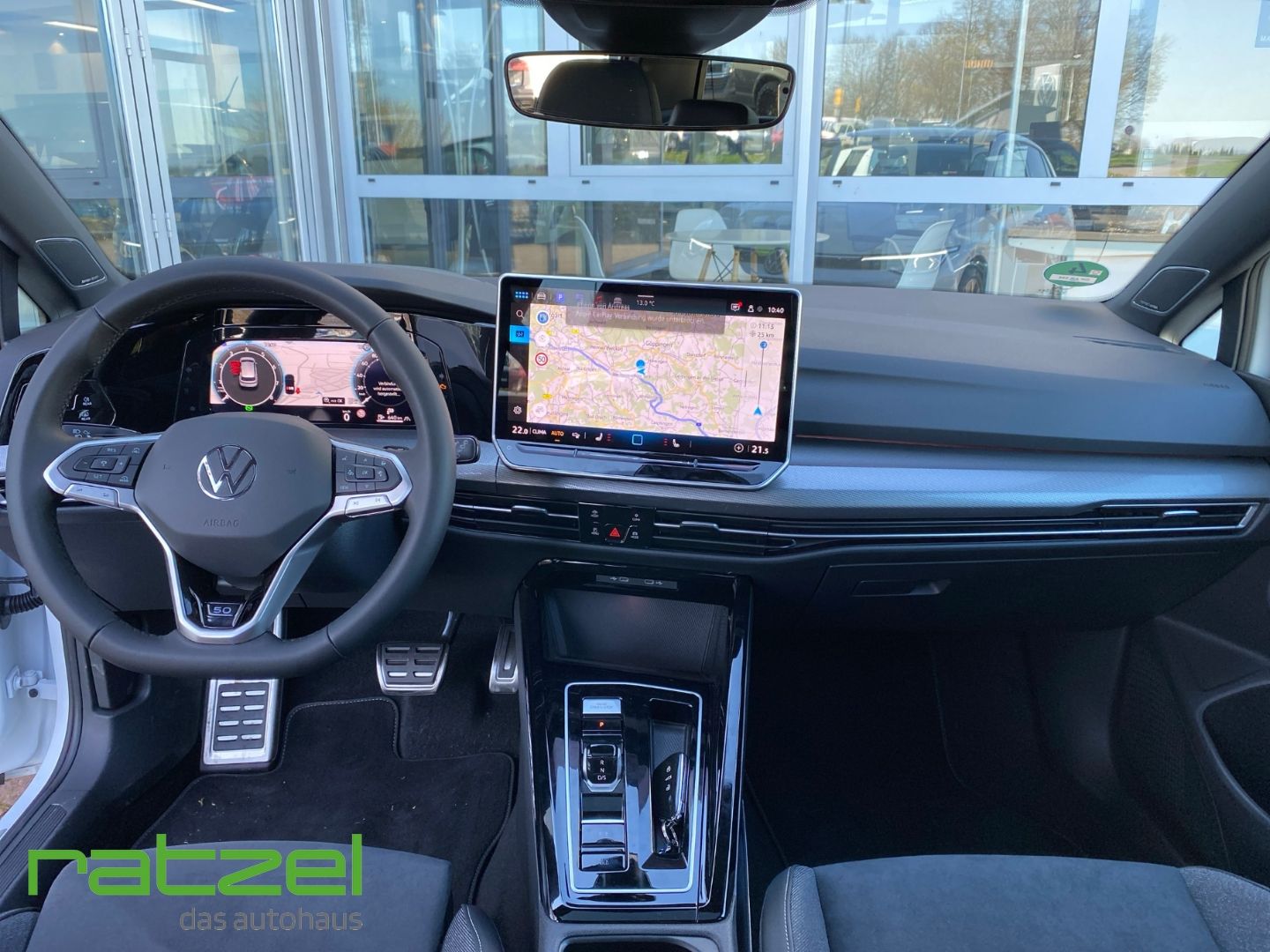 Fahrzeugabbildung Volkswagen Golf Edition 50 1.5eTSI DSG DCC+AHK+Harman+ACC