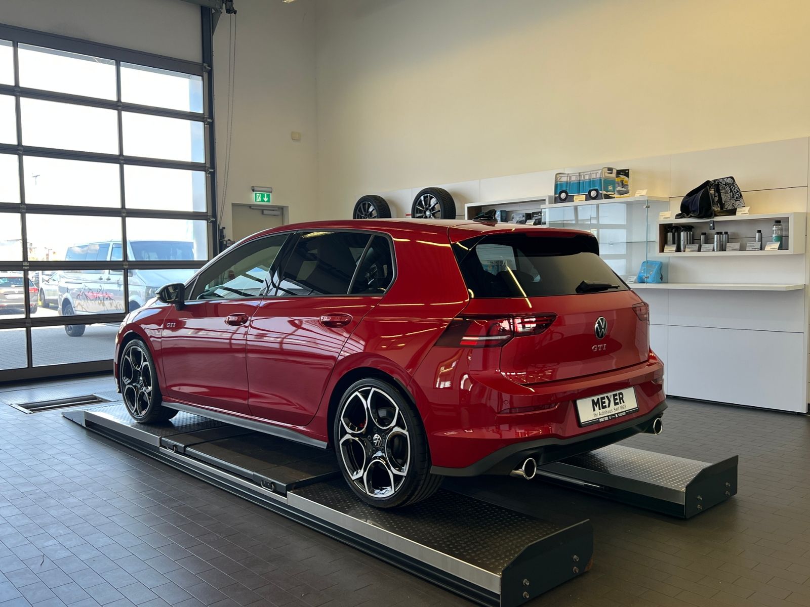 Fahrzeugabbildung Volkswagen Golf VIII GTI 2.0 TSI DSG *AHK, LED, Black Style