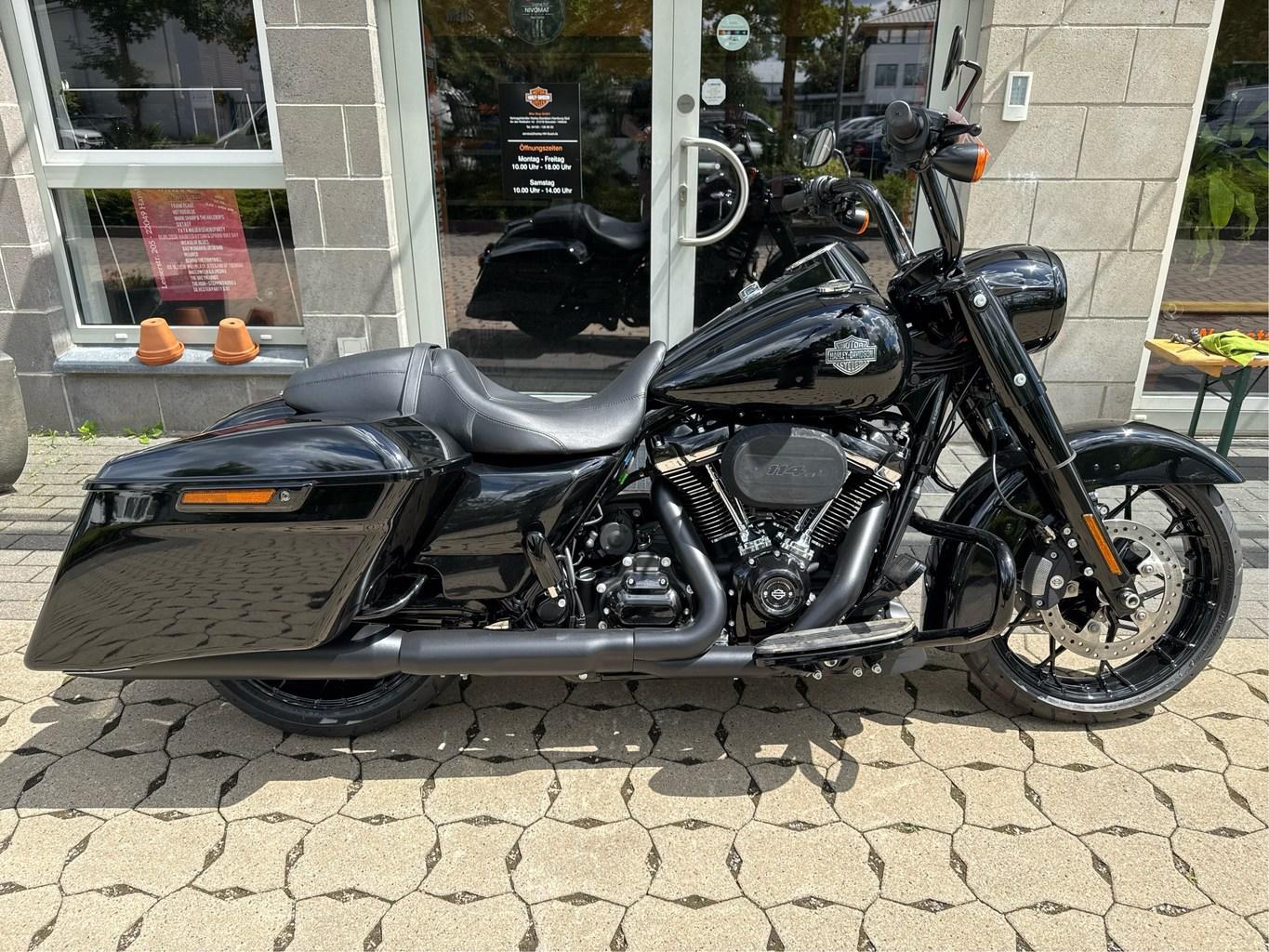Harley-Davidson FLHRXS Road King Special 