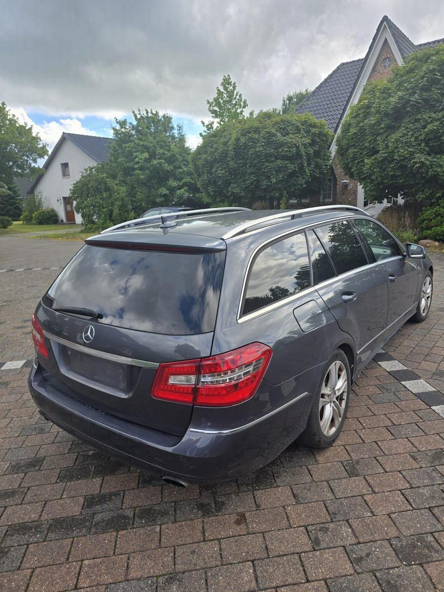 Mercedes-Benz E350 2010 — engine 231 HP (170kW)