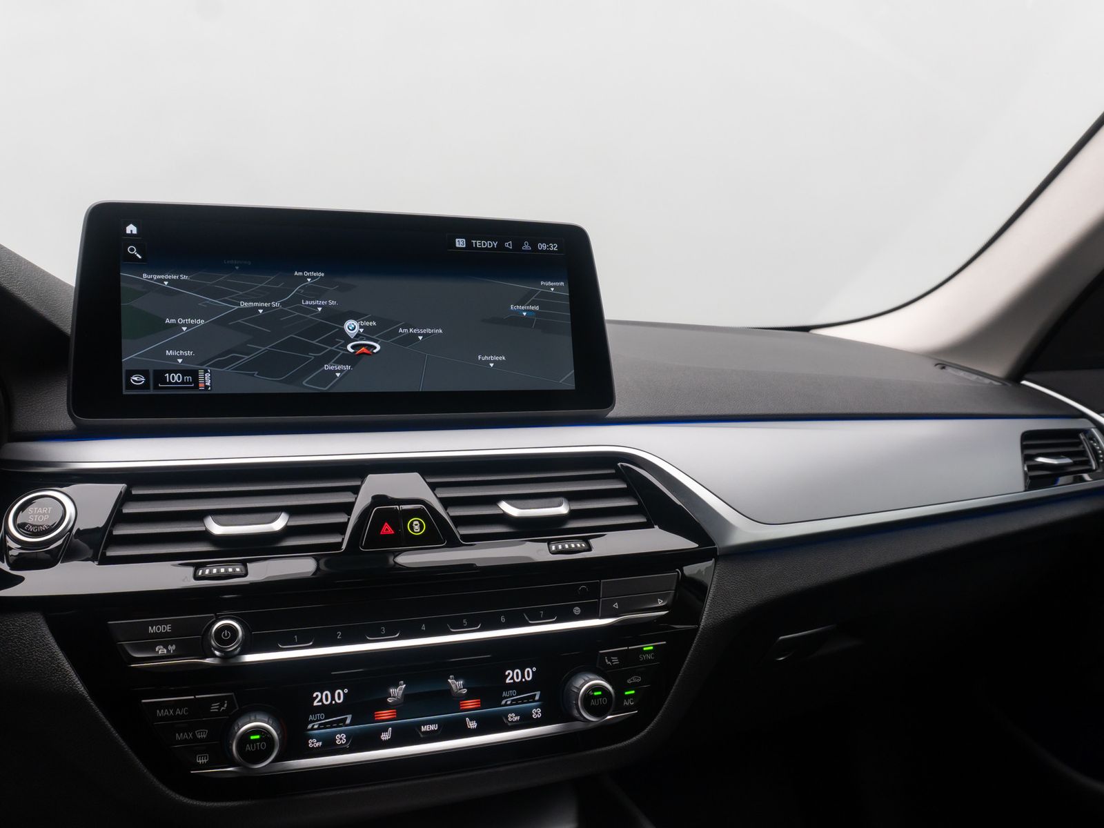 Fahrzeugabbildung BMW 520d Alarm DAB HUD Kamera 4xKlima Leder Komfort
