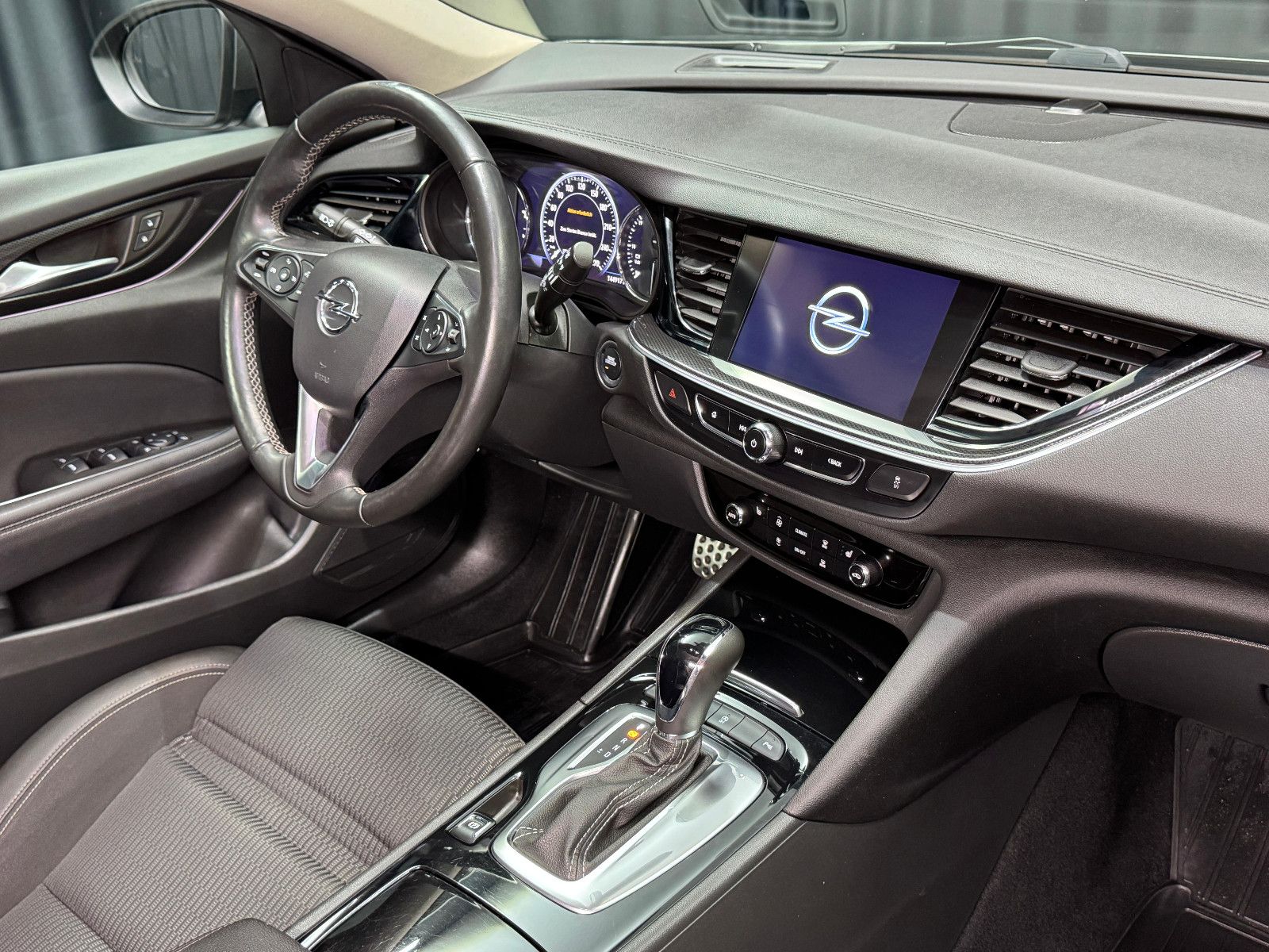 Fahrzeugabbildung Opel Insignia B Sports Tourer Dynamic|KAMERA|AHK