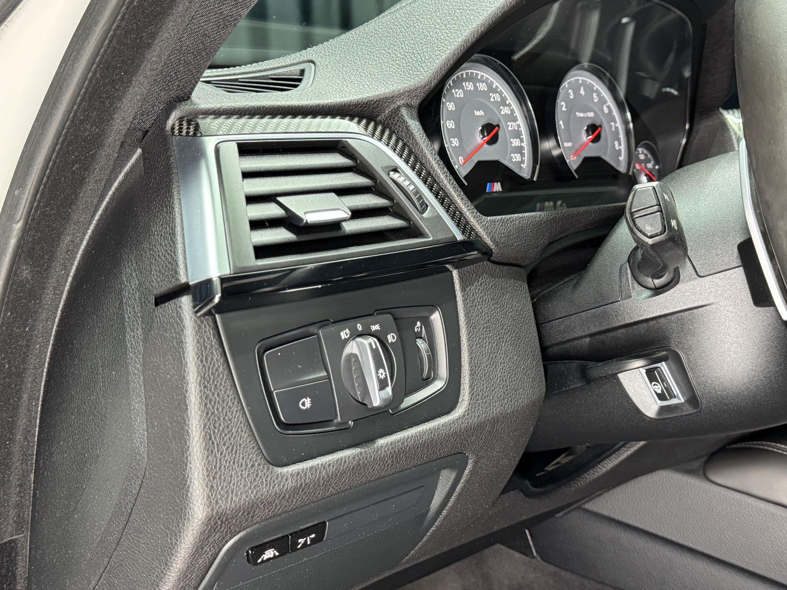 Fahrzeugabbildung BMW M4 Competition COUPE|H&K|HEAD-UP|360°|KARBON