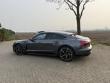 Audi e-tron GT quattro - - graue Audi e-tron GT